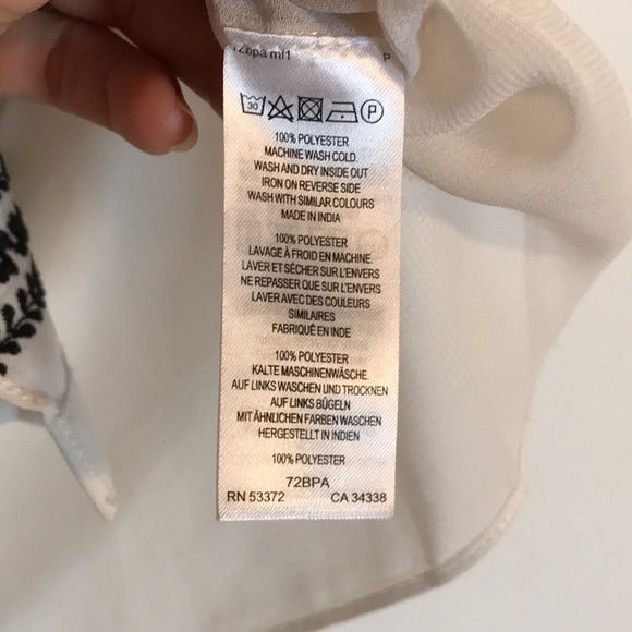 Sheer Sleeveless Button Up Top - Picture 4 of 6